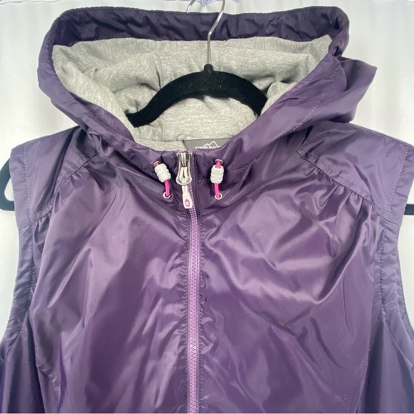 NWOT Eddie Bauer, purple lightweight, hooded partially lined vest size Large - Picture 2 of 15